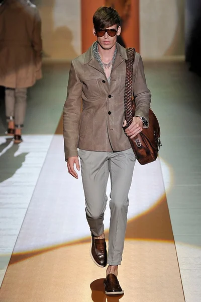 Look 17